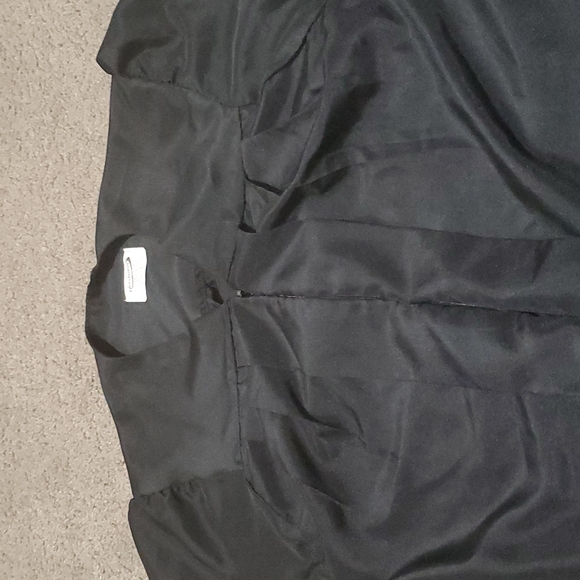 Graduation gown - Picture 3 of 5